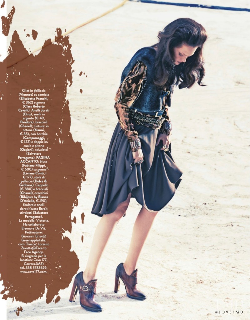 Victoria Anderson featured in Come Tra Texas E Messico, September 2014