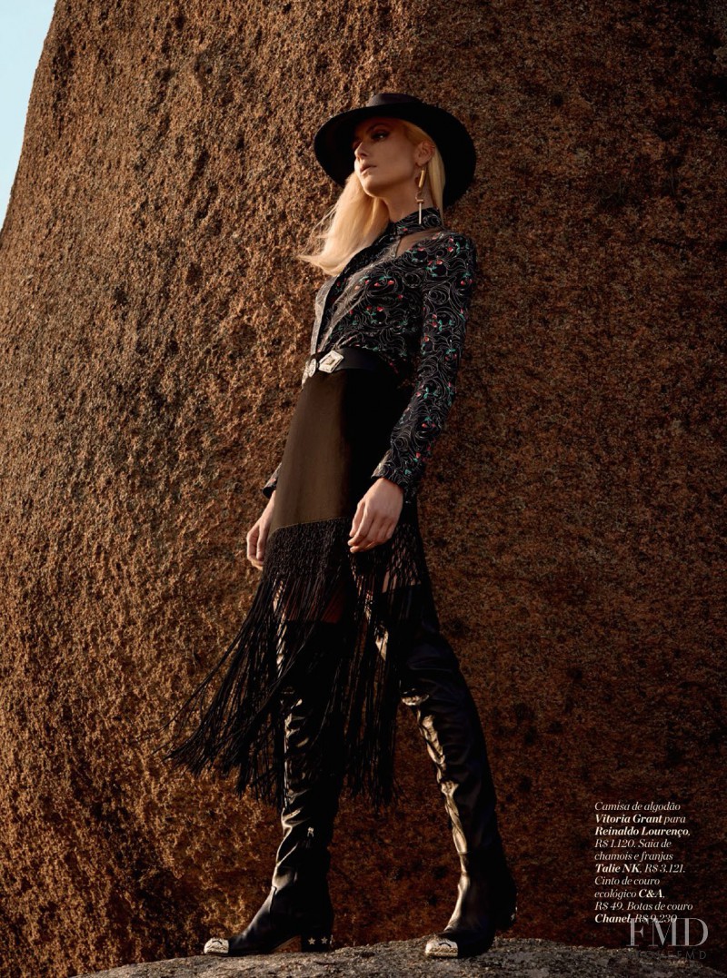 Ana Claudia Michels featured in Country Chique, October 2014