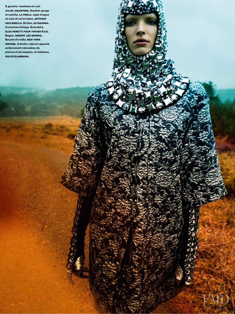 Alisa Ahmann featured in Champ Magnétique, October 2014
