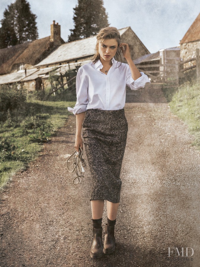 Sophie Vlaming featured in Country Girl, November 2014