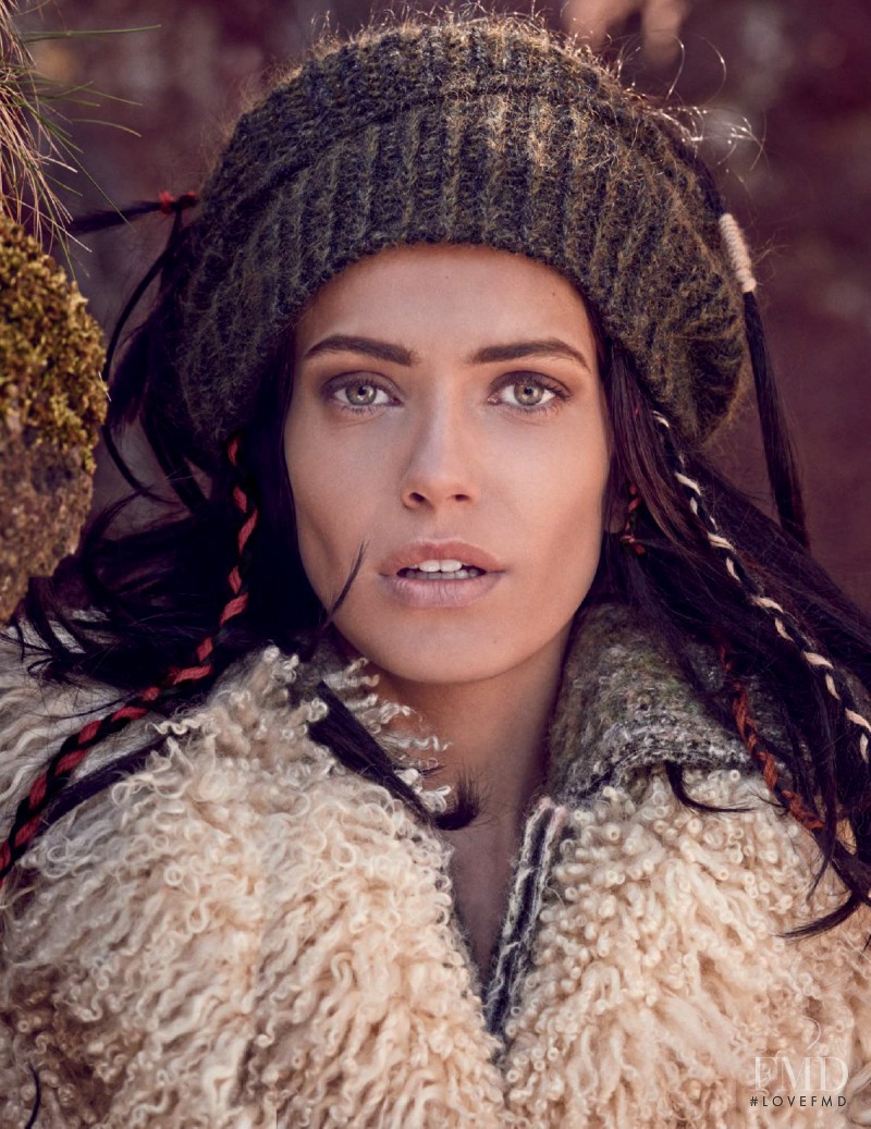 Amanda Brandão Wellsh featured in Queen of the Gypsies, November 2014