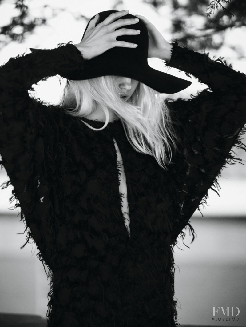 Ola Rudnicka featured in French Dream, November 2014