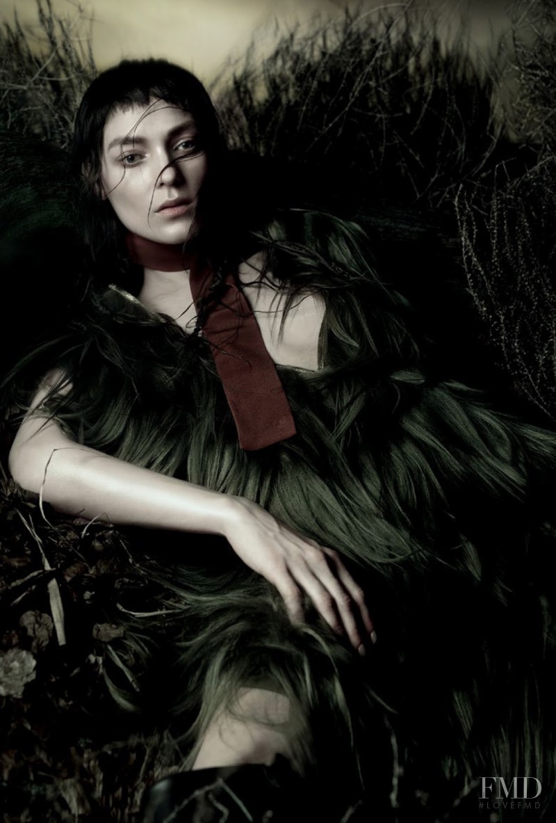 Kati Nescher featured in Like A Painting, November 2014