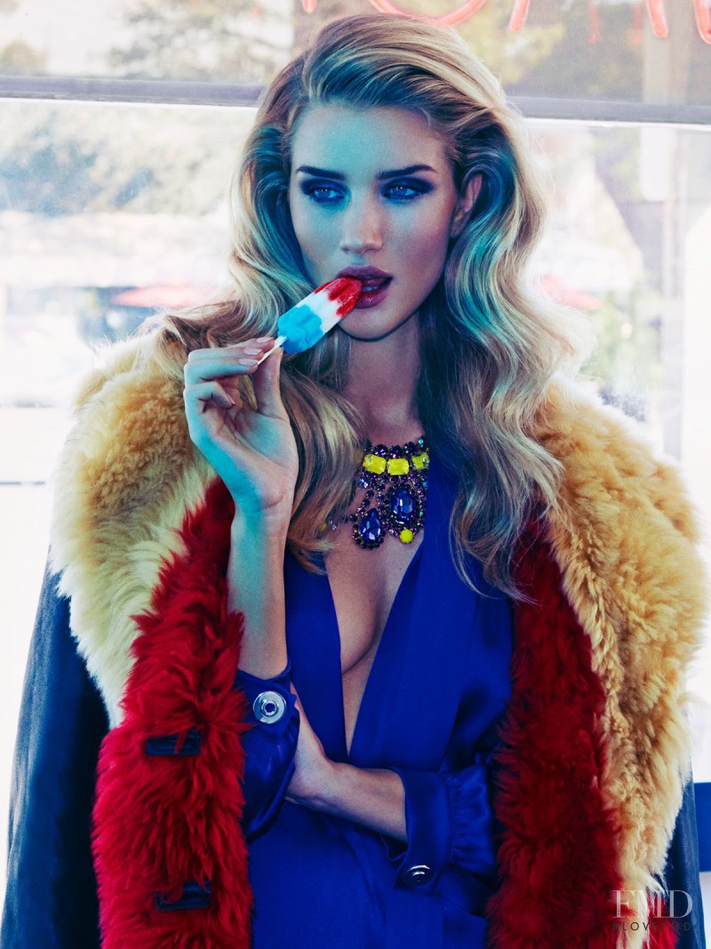 Rosie Huntington-Whiteley featured in Rosie Huntington-Whiteley, November 2014