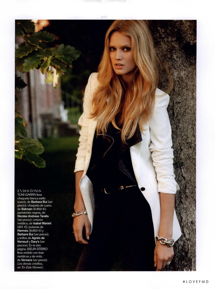 Toni Garrn featured in Estoy con la banda, November 2010