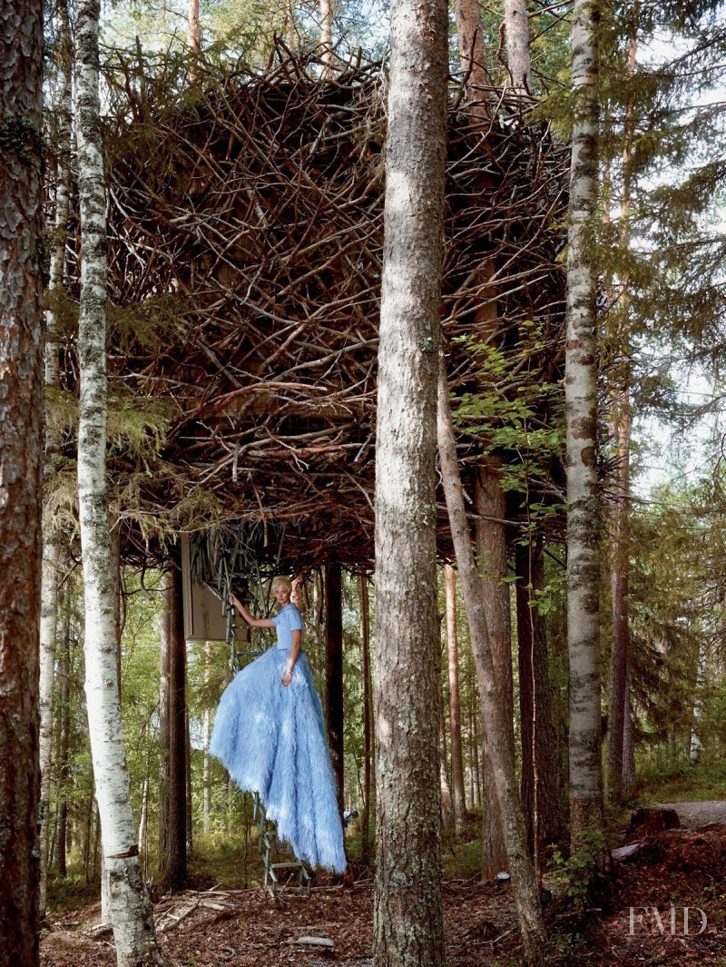 Karlie Kloss featured in Natural High, December 2014