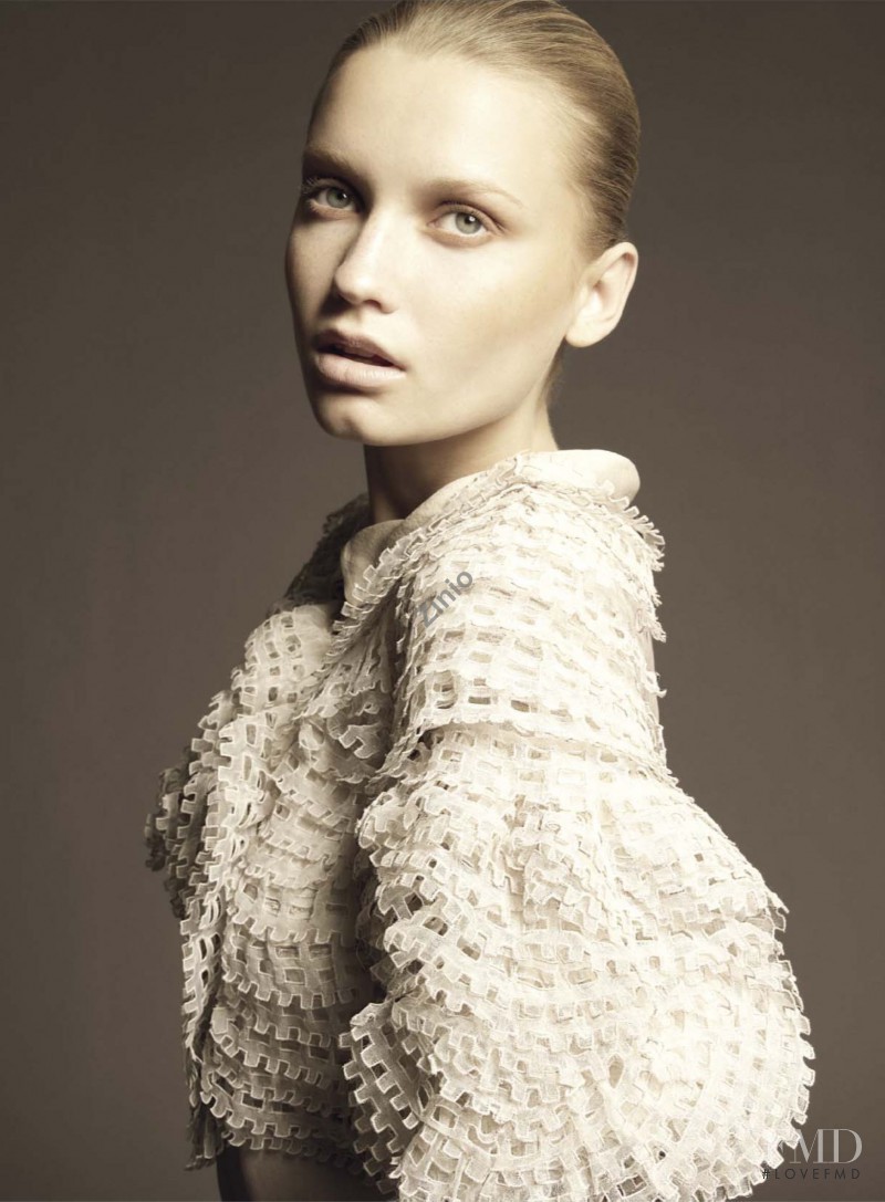 Laura Blokhina featured in Pure And Simple, January 2009