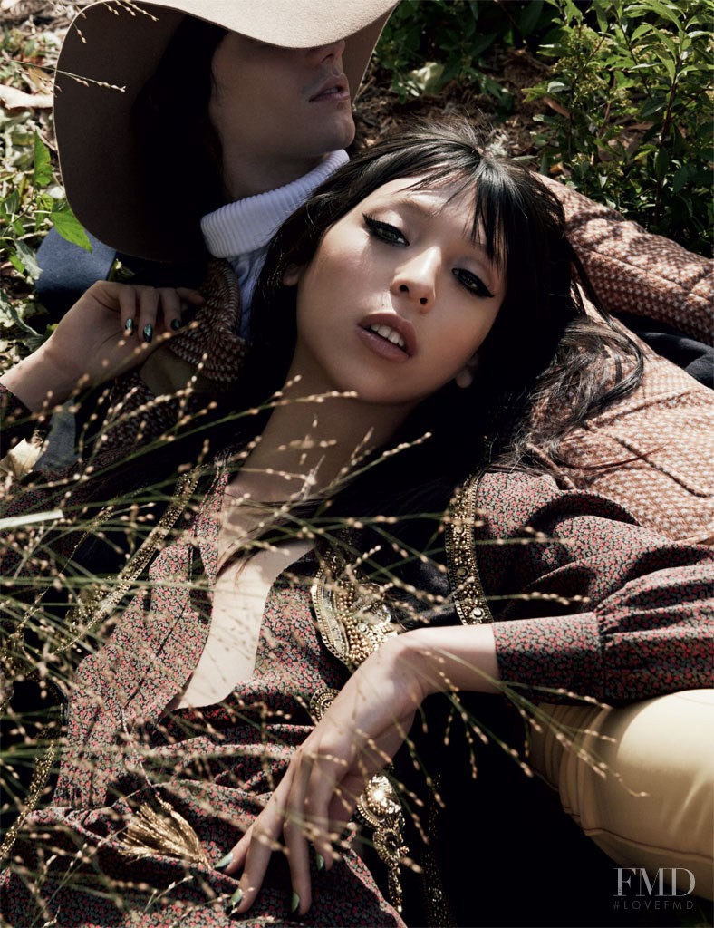 Issa Lish featured in That 70\'s Show, December 2014