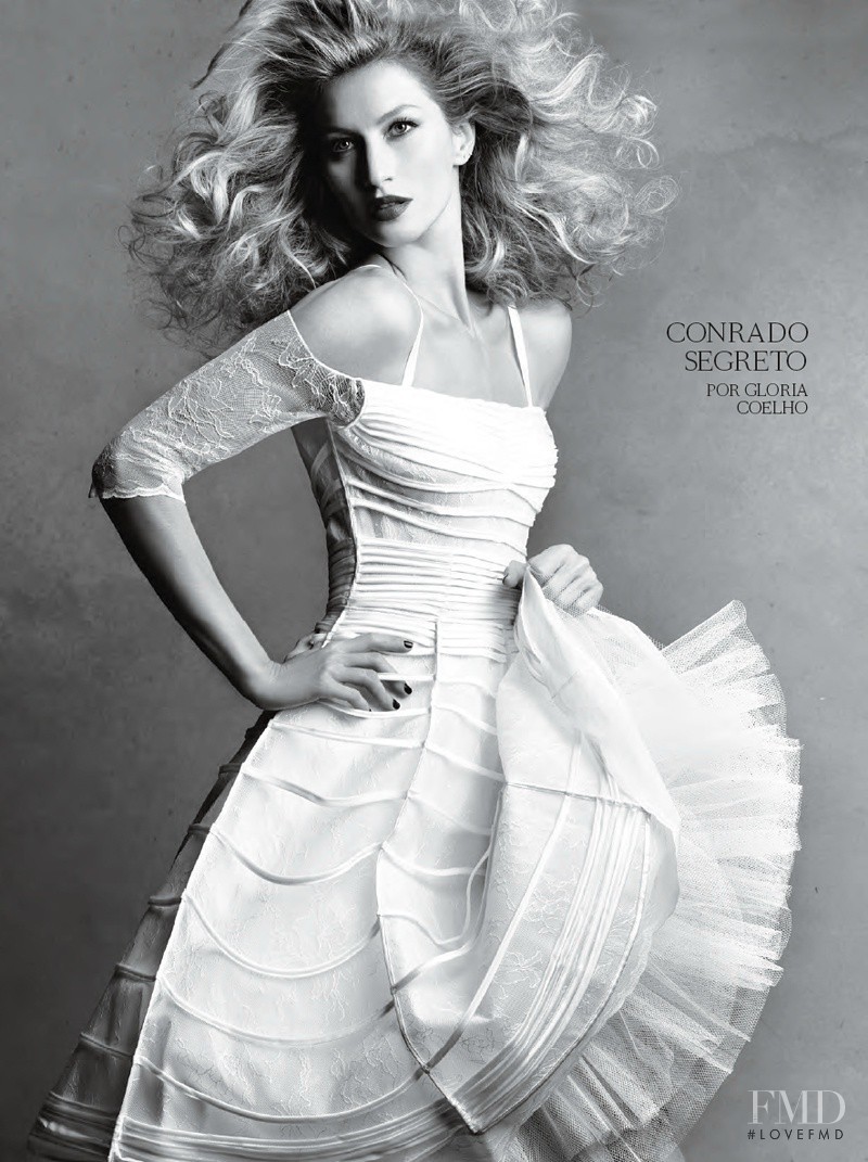 Gisele Bundchen featured in Linhas do Tempo, July 2011