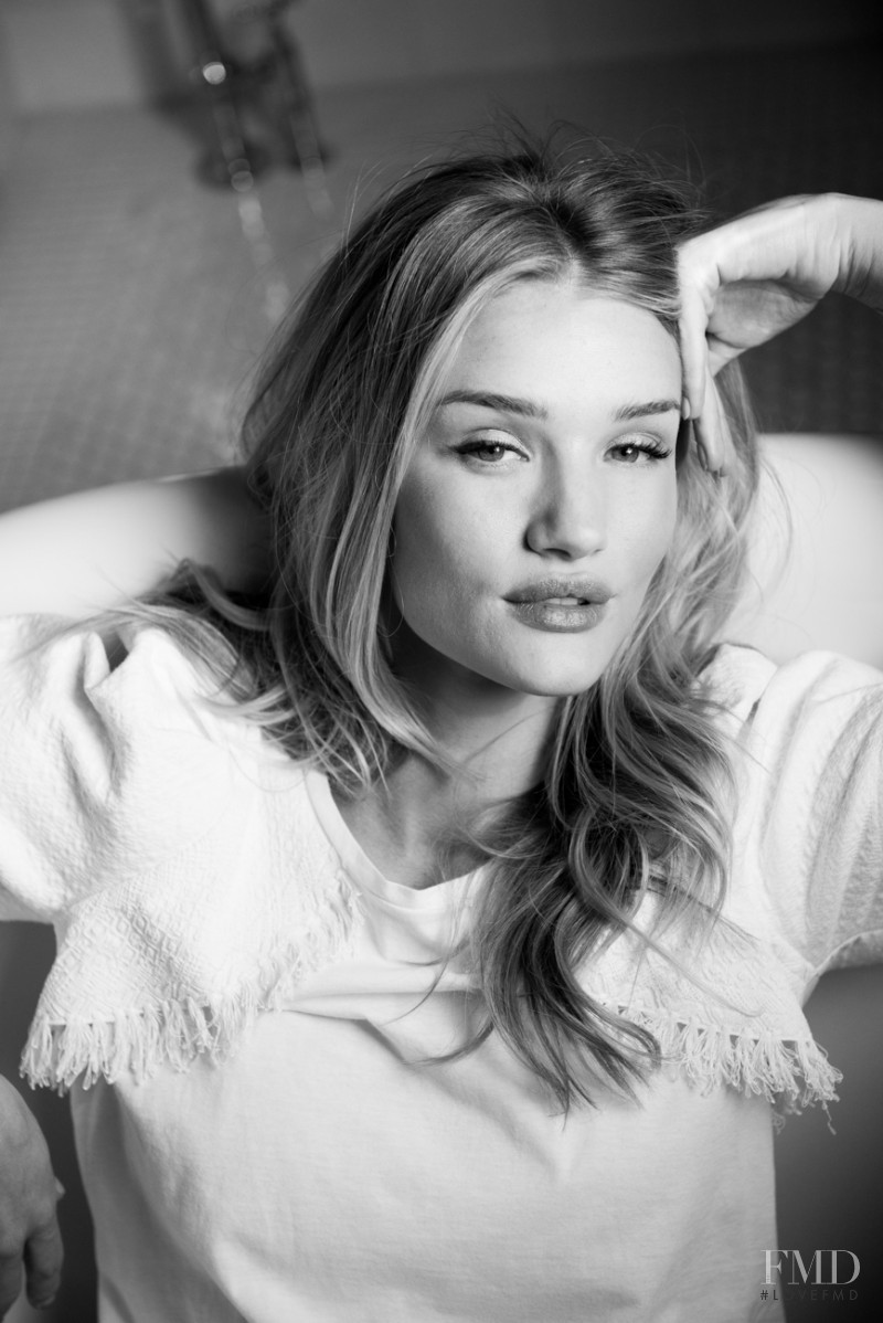 Rosie Huntington-Whiteley featured in Rosie Huntington-Whiteley, February 2014