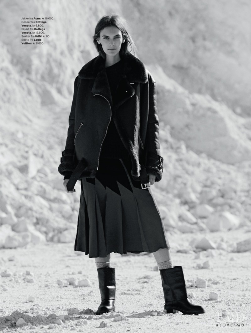 Fia Ljungstrom featured in Rene Linjer, January 2015