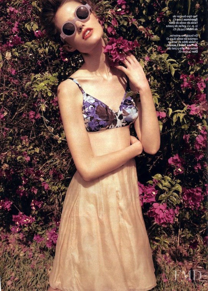 Katie Fogarty featured in Damas De América, June 2012