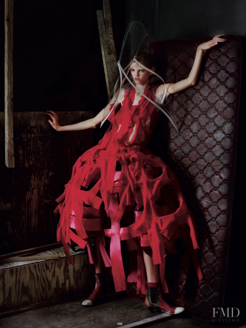 Molly Bair featured in War of The Roses, March 2015