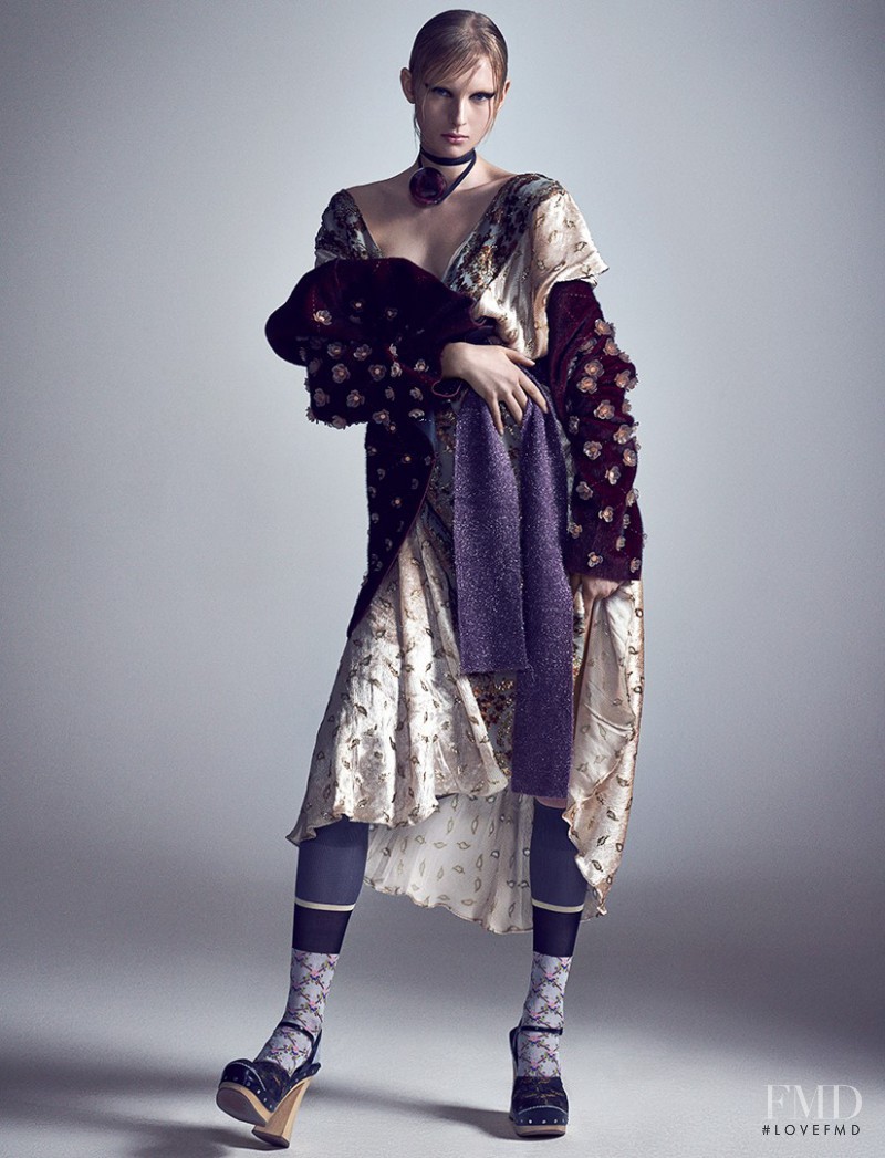 Nastya Sten featured in Desconstruindo A Geixa, April 2015