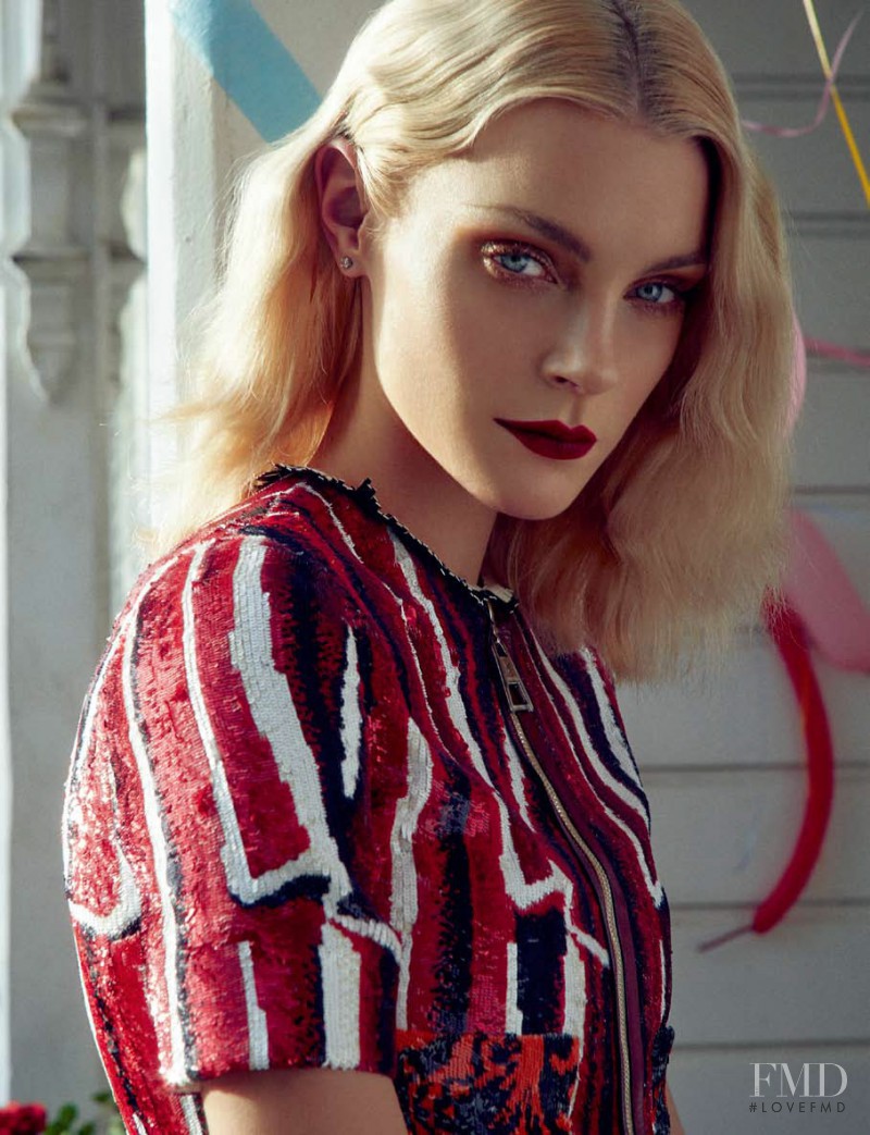 Jessica Stam featured in Jessica Stam, April 2015