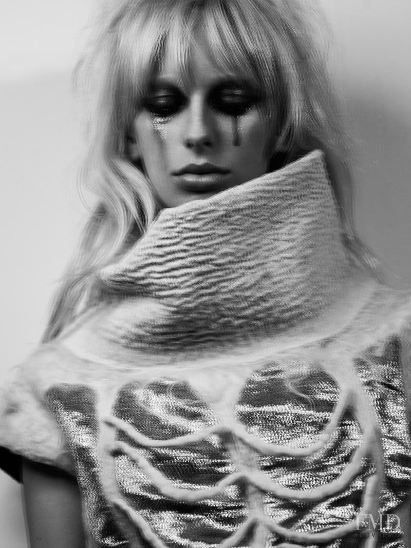 Lili Sumner featured in Une Fille Andalou, September 2014