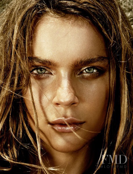 Kim Noorda featured in Il fascino del grigio, September 2011