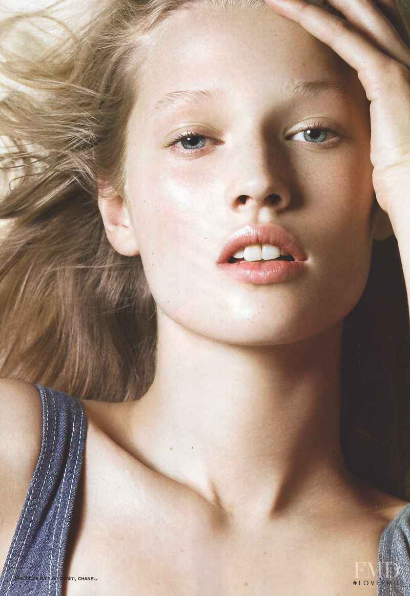 Toni Garrn featured in La petite sirène, June 2008