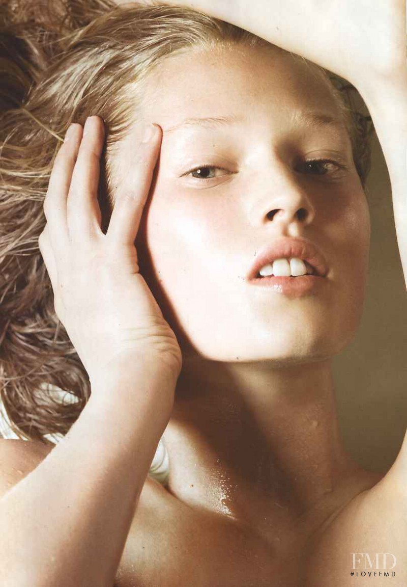 Toni Garrn featured in La petite sirène, June 2008