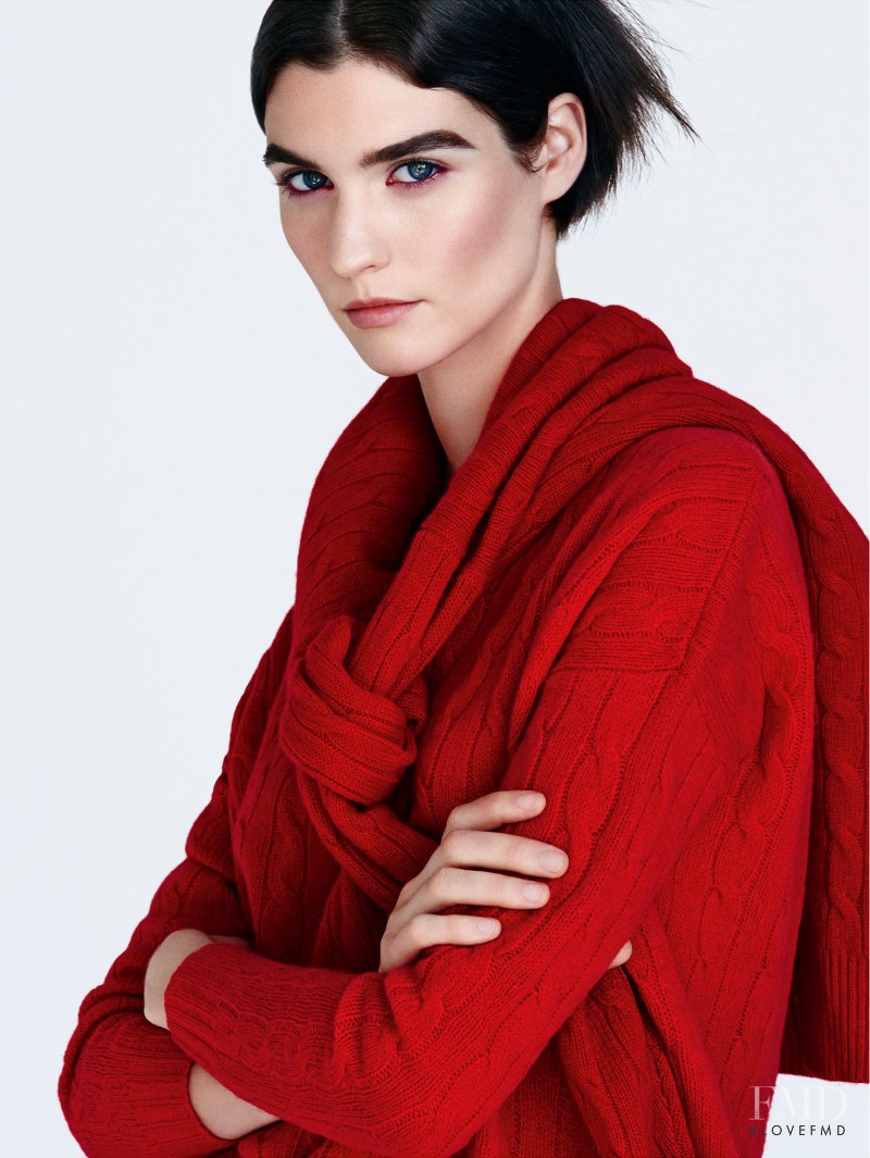 Manon Leloup featured in Manon Leloup, December 2014