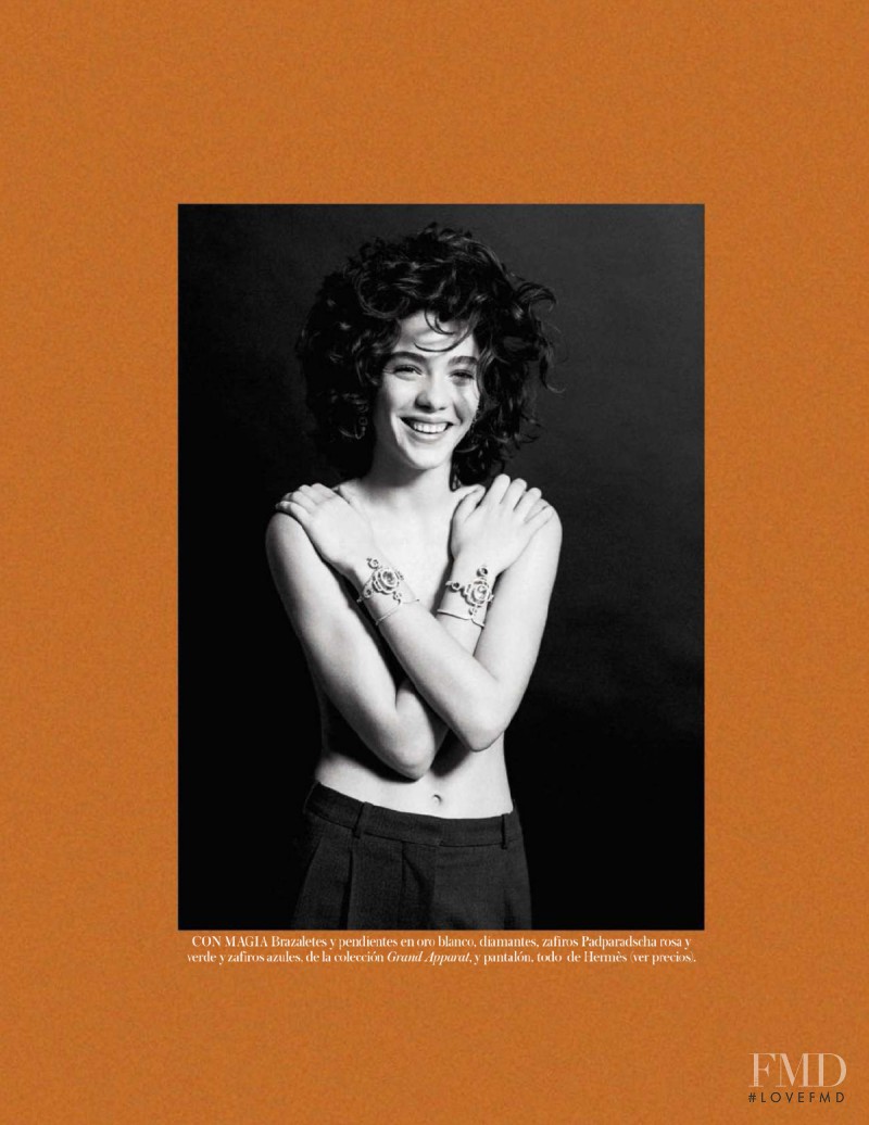 Steffy Argelich featured in Un Pura Sangre, January 2015