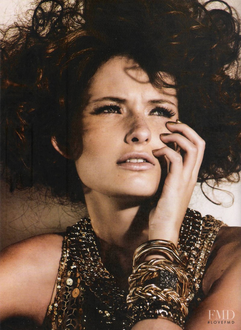 Brenda Freitas featured in Flash, December 2011