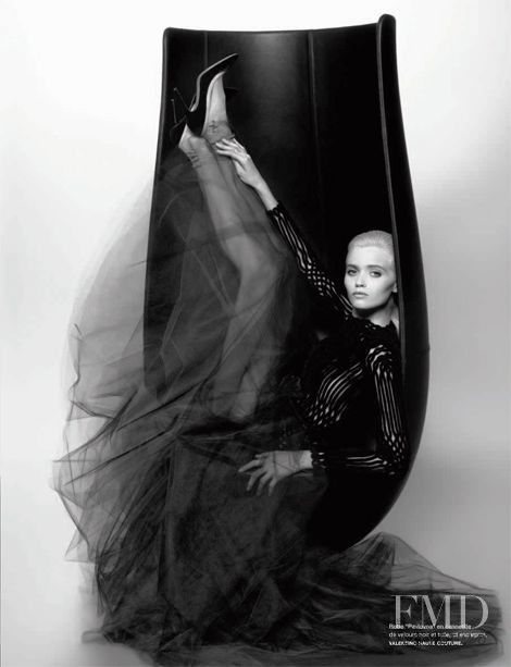 Abbey Lee Kershaw featured in Héroïnes Couture, September 2011