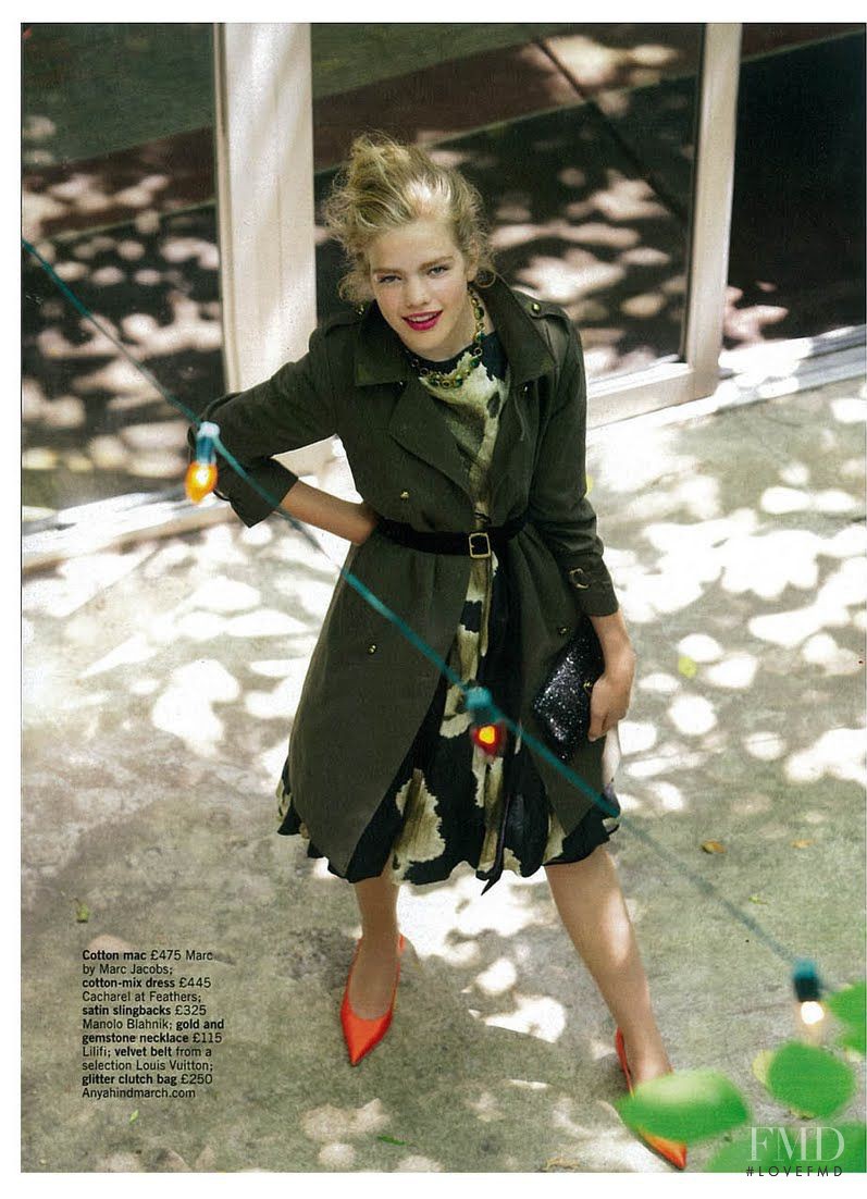 Valerie van der Graaf featured in How to dress like a goddess ( everyday ), September 2010