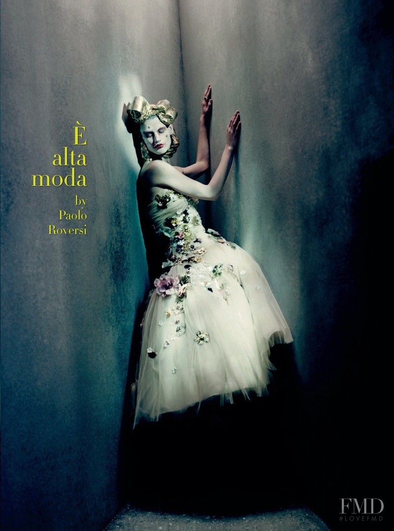 Saskia de Brauw featured in E Alta Moda, March 2015