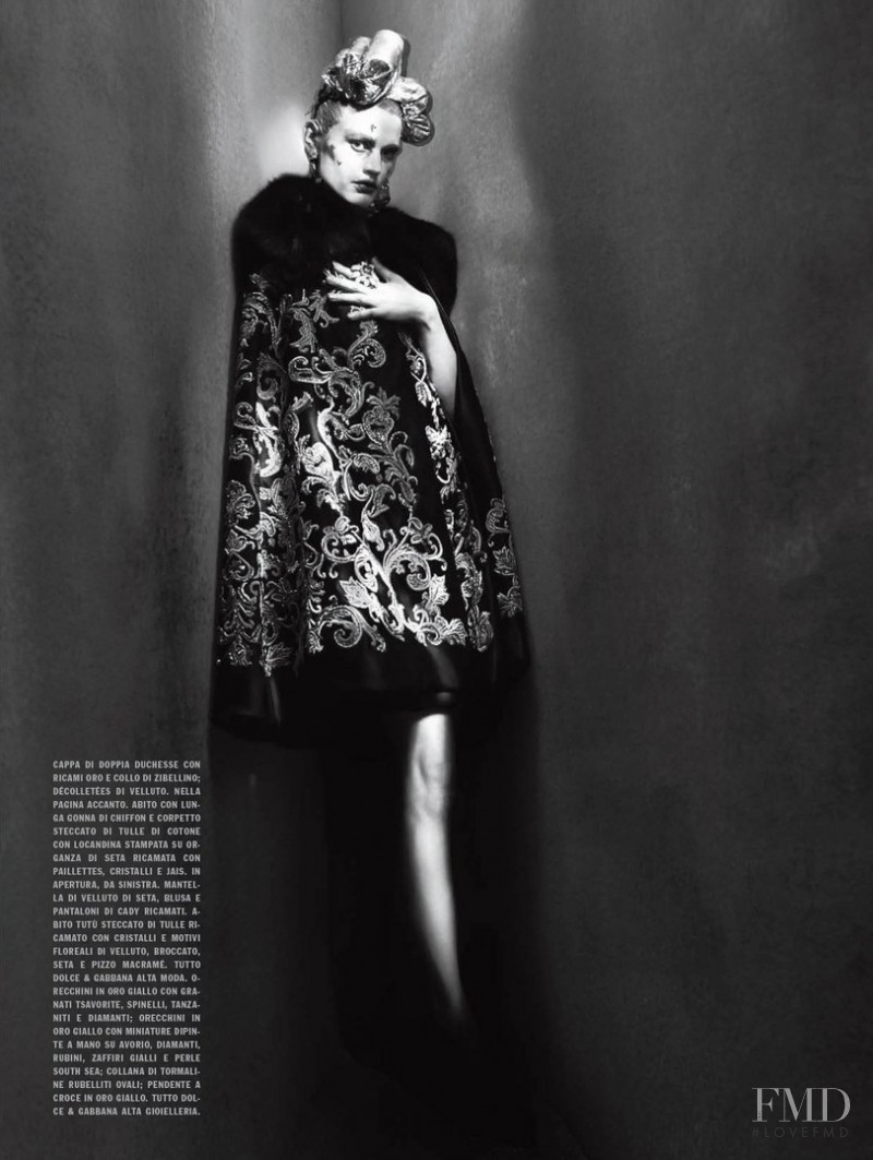 Saskia de Brauw featured in E Alta Moda, March 2015