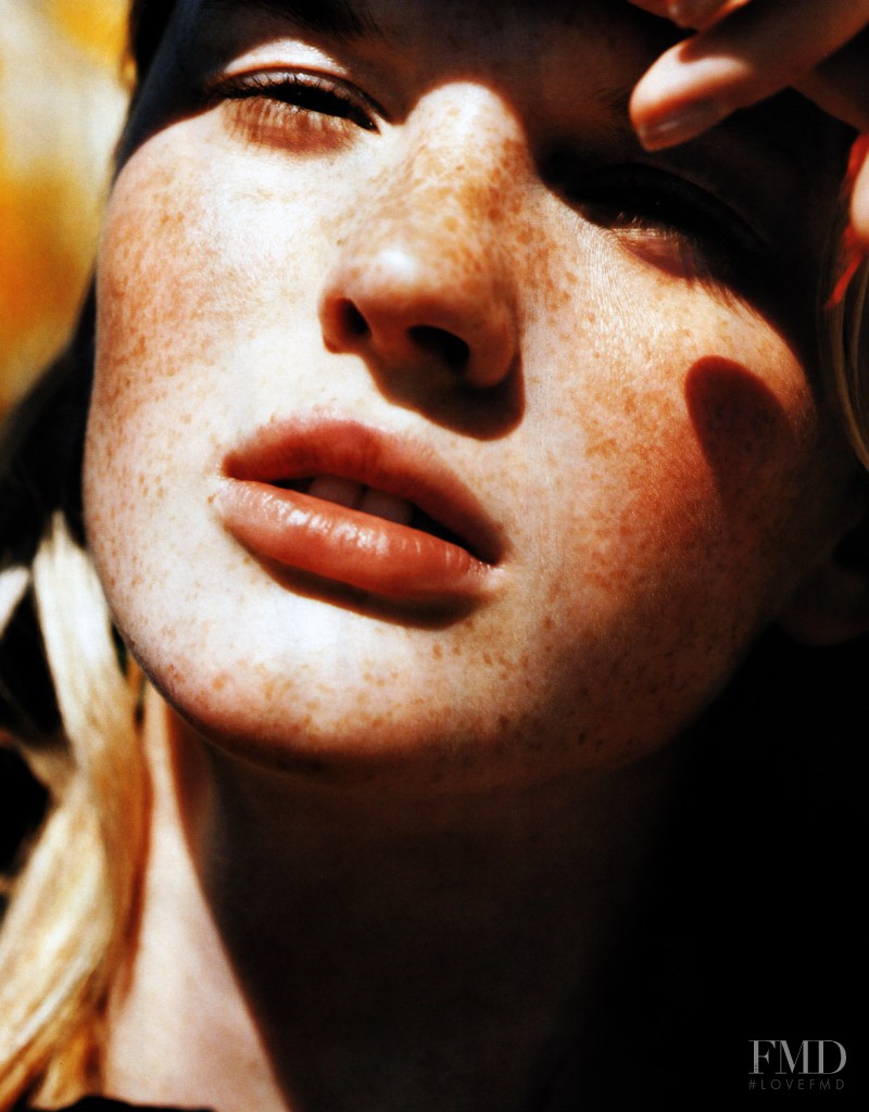 Anne Vyalitsyna featured in El Refugio, February 2007