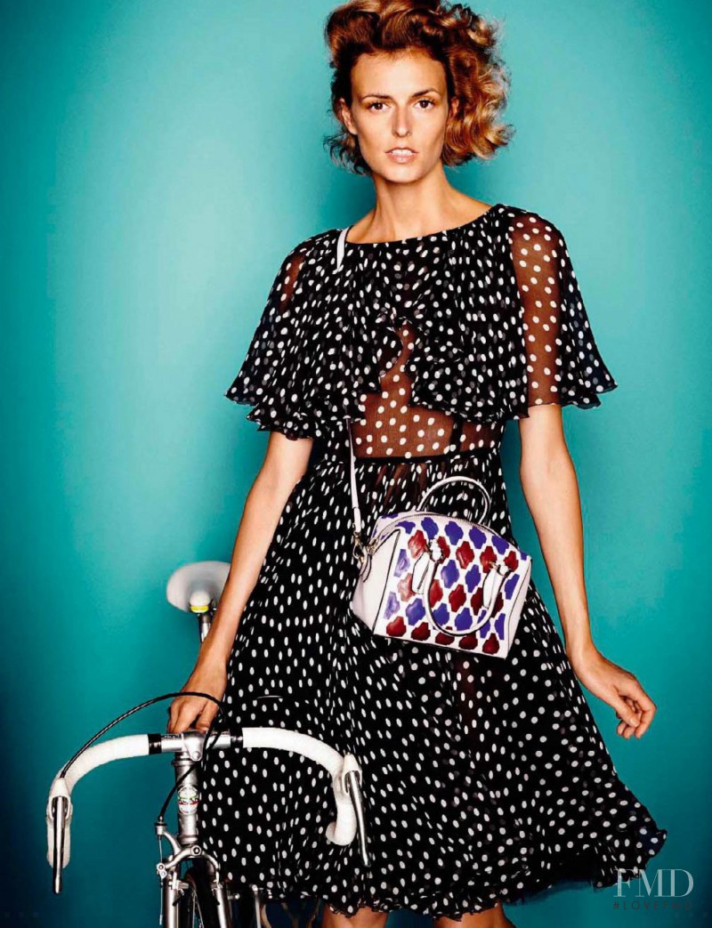 Jacquetta Wheeler featured in Entre Flores, February 2015