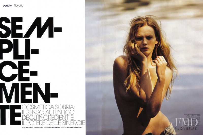 Anne Vyalitsyna featured in Semplicemente, August 2009