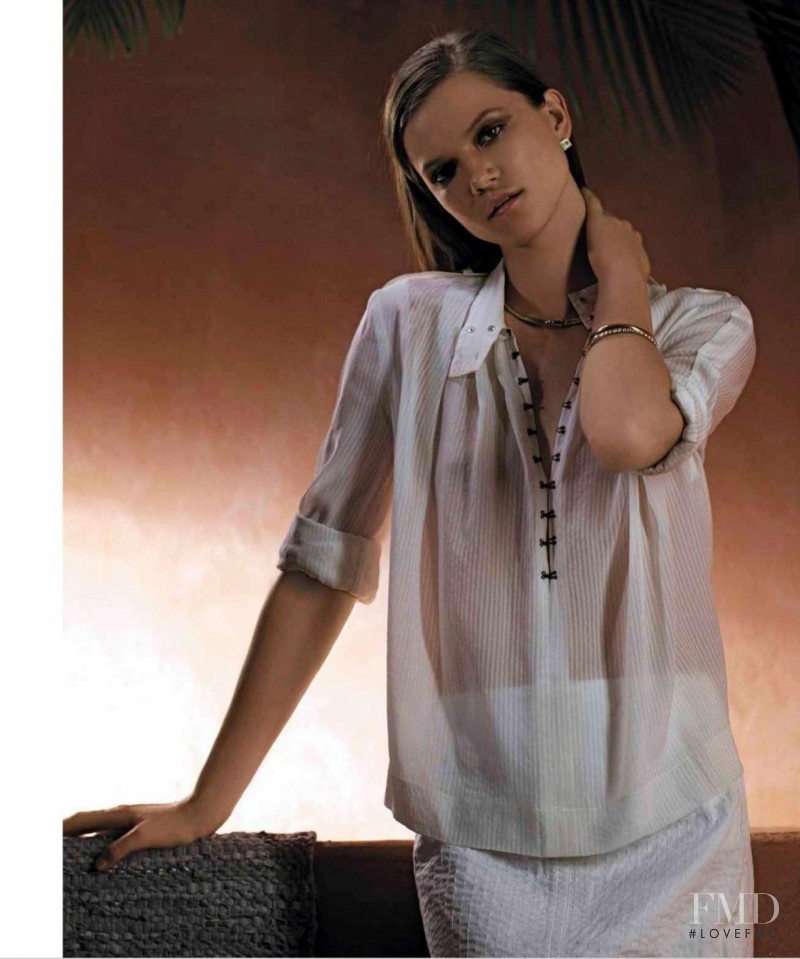 Kasia Struss featured in Donde Sale El Sol, June 2015