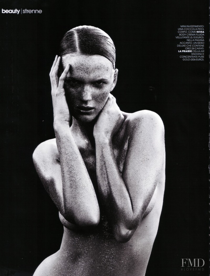 Anne Vyalitsyna featured in Un lusso diverso, December 2008