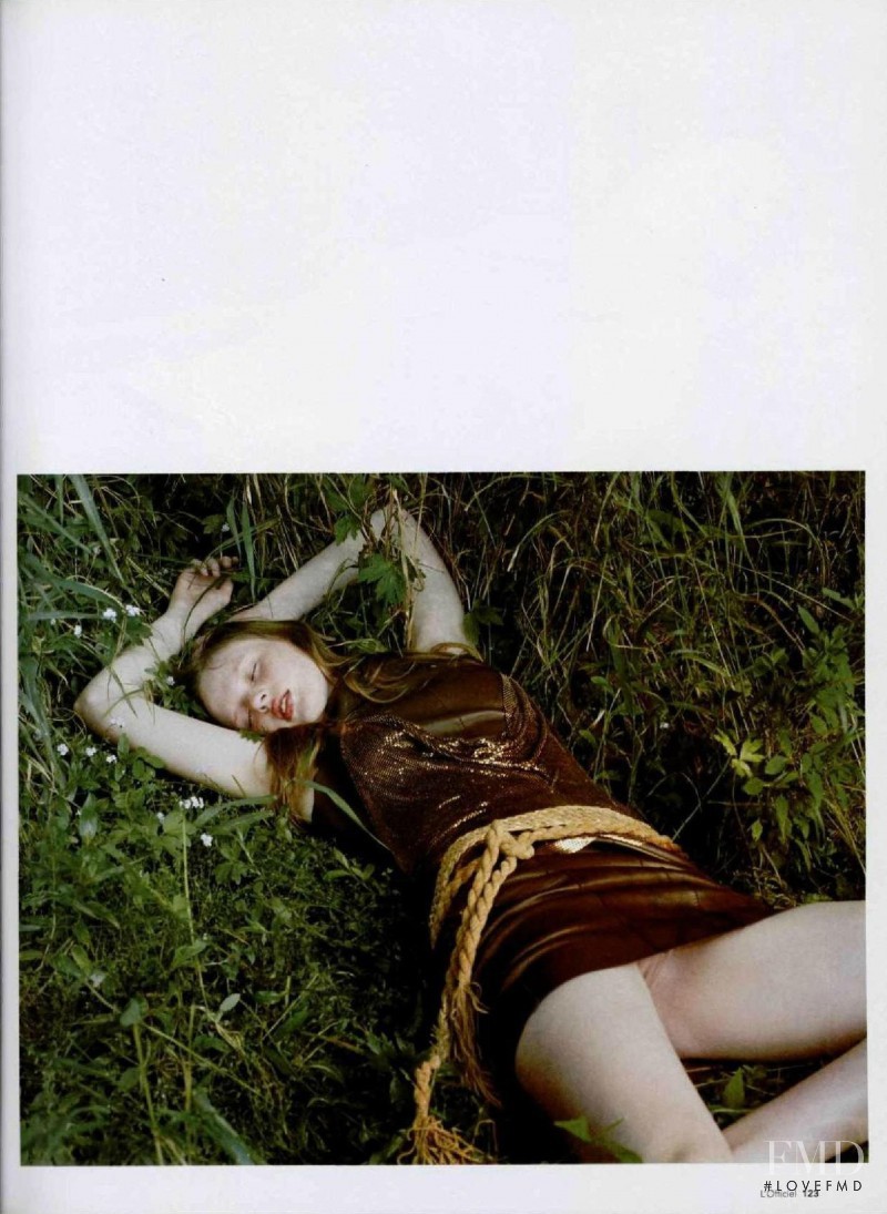 Anne Vyalitsyna featured in nymphéas, November 2002