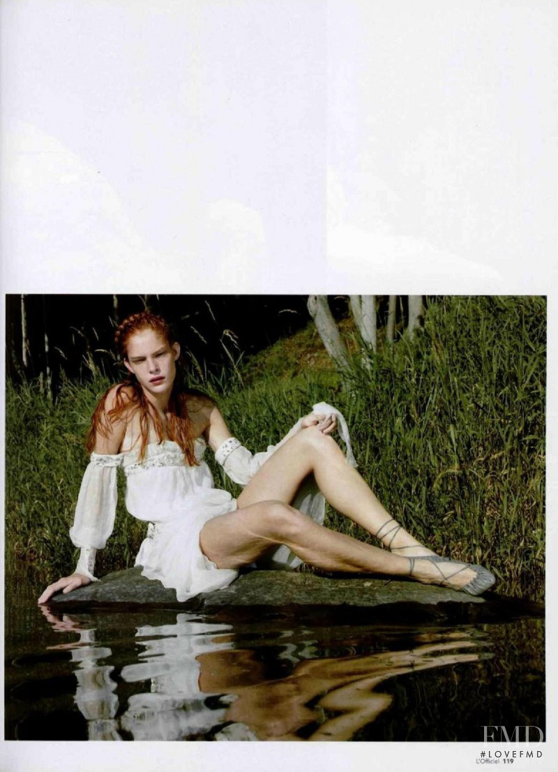 Anne Vyalitsyna featured in nymphéas, November 2002