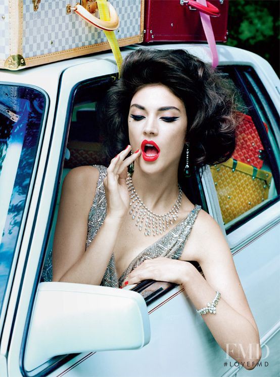 Jacquelyn Jablonski featured in Extravagant, Sophisticated Lady, September 2011