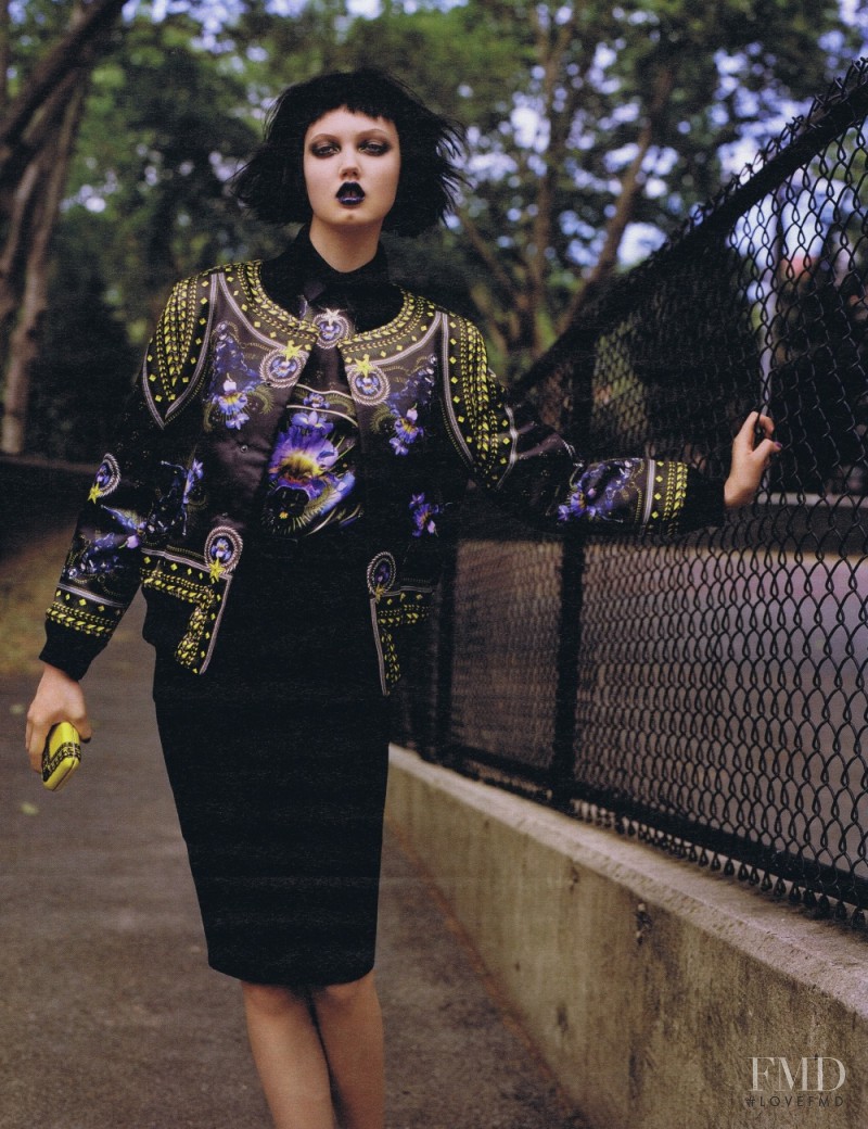 Lindsey Wixson featured in Scene on the Street, August 2011