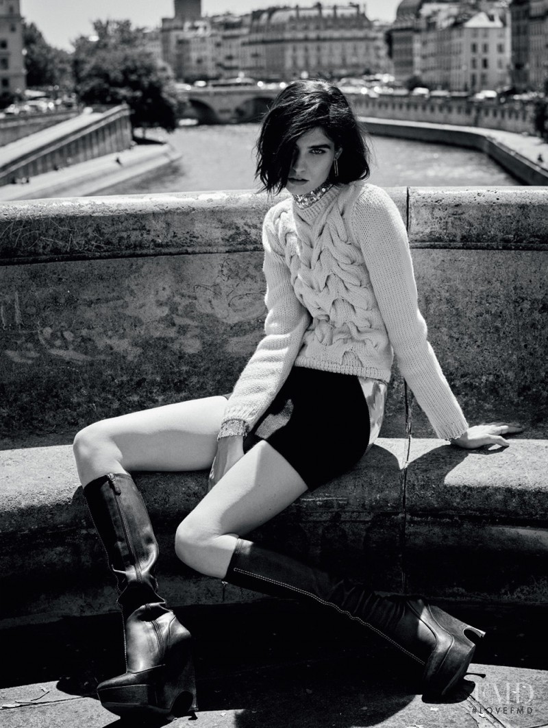 Manon Leloup featured in Paris, Te Amo, August 2015