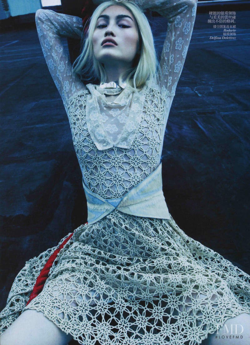 Sui He featured in Dramatic Lace, October 2011