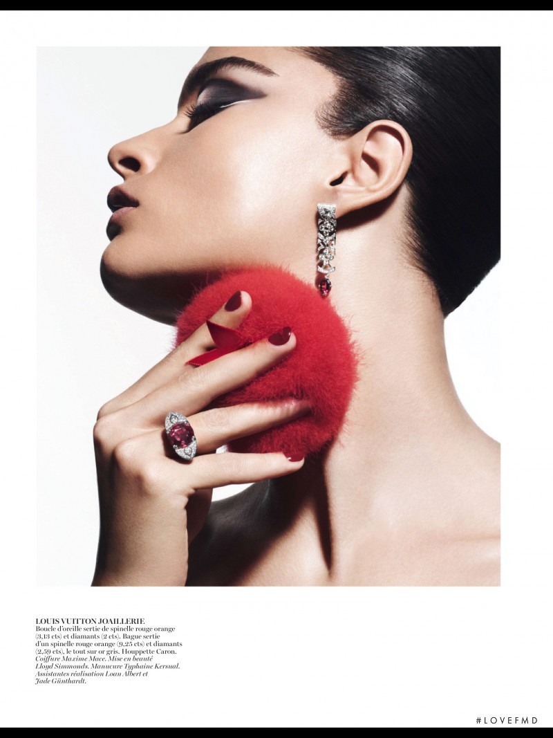 Crystal Renn featured in Close-Up, October 2013