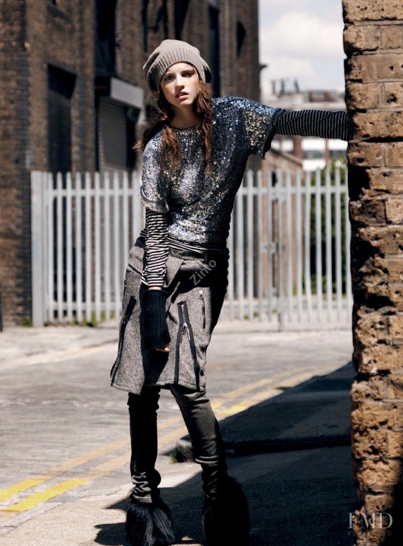 Jeisa Chiminazzo featured in Rebel Chic, November 2008