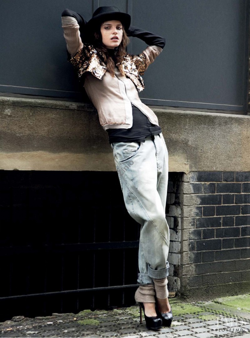 Jeisa Chiminazzo featured in Rebel Chic, November 2008