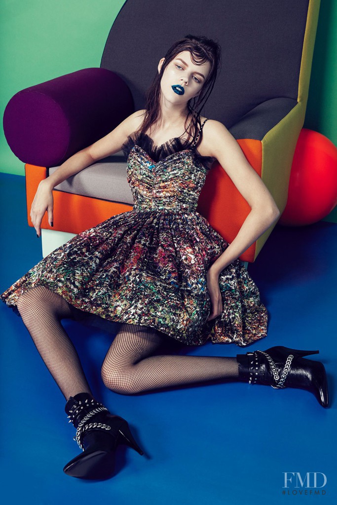 Antonia Wesseloh featured in Hollie May Saker & Antonia Wesseloh, September 2015