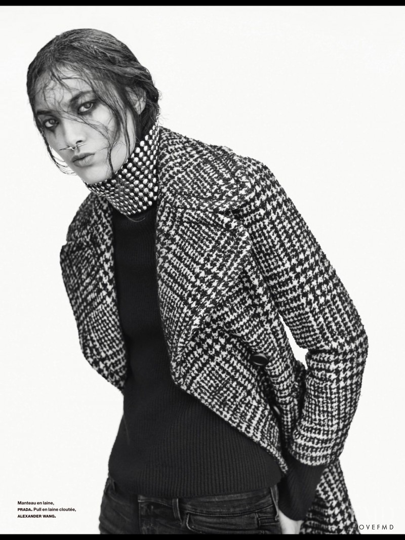 Tiana Tolstoi featured in Les naufragées, September 2015