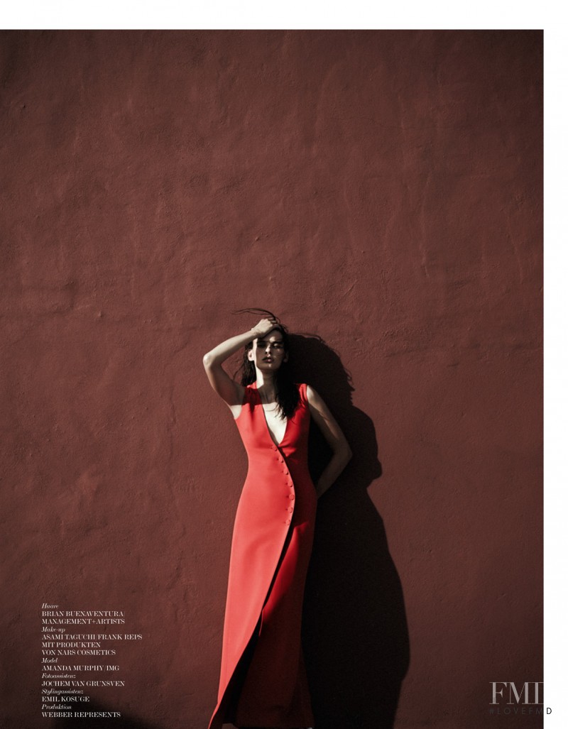 Amanda Murphy featured in Brisé, October 2015