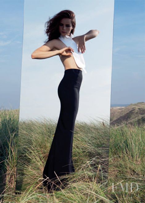 Anna de Rijk featured in Jeux de Miroirs, October 2011