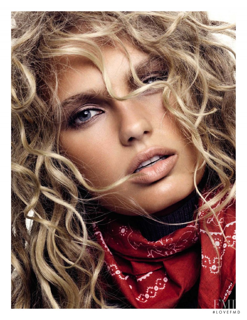 Romee Strijd featured in Cambio De Chaqueta, October 2015