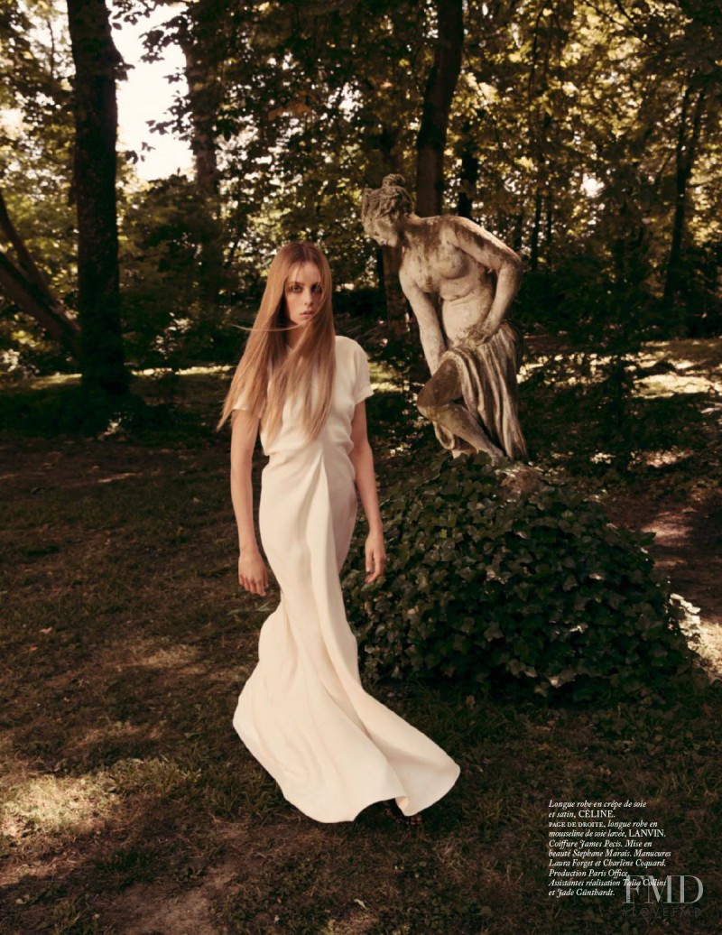 Edie Campbell featured in La Vie De Chateau, October 2015